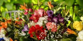 Online Flowers Delivery In Delhi